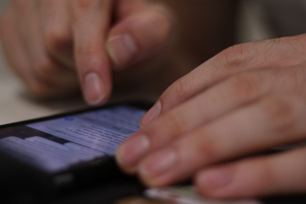 ¿Cómo denunciar acoso por WhatsApp?