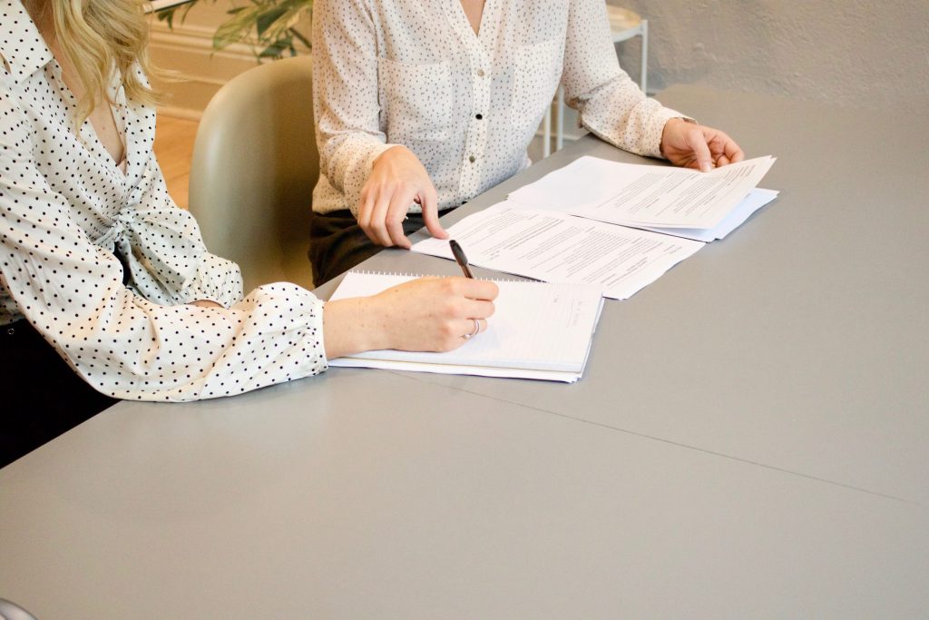 El TS equipara la separación de hecho a la legal en el caso de víctimas de violencia de género para acceder a la prestación en favor de familiares