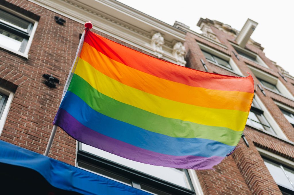 Condenado a 1 año de prisión y 8 meses de multa por un delito de odio contra el colectivo LGTBI